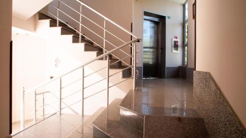 Alvero Hotel - image 2