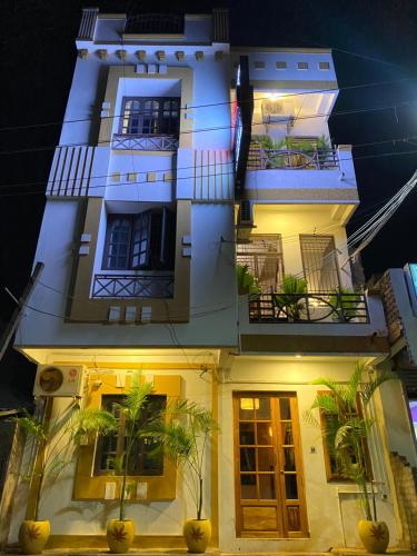 Le Serenity Residency