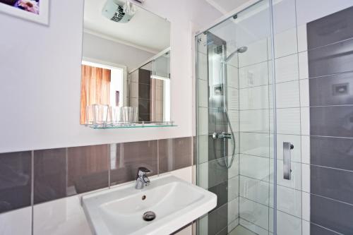 Bathroom, Cecilia Apartman in Sarvar