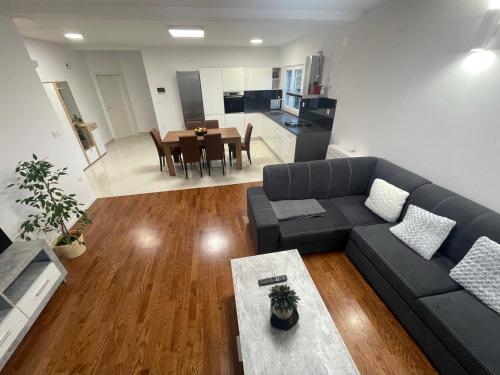 Iekārtas, Apartman Mihaljević (Apartman Mihaljevic) in Opuzen