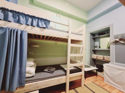 1 bunk bed