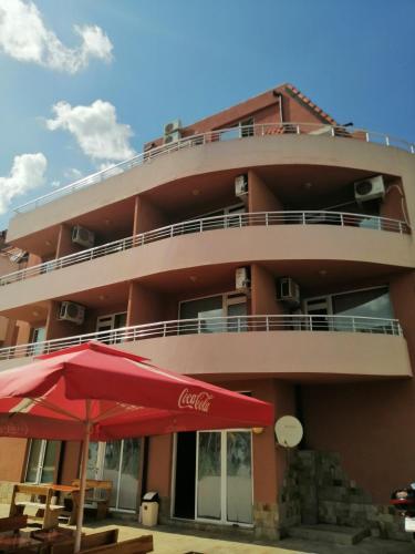 2 bedrooms, 3 beds
