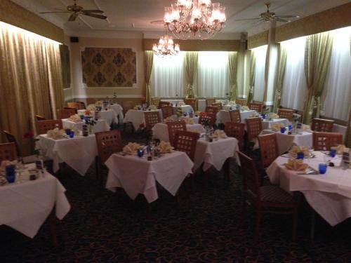 Hardwicke Hall Manor Hotel - image 8