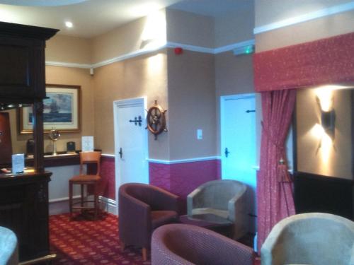 Hardwicke Hall Manor Hotel - image 6