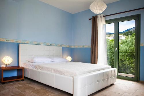  Trapezaki Captains Villa in Mousata
