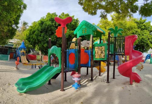 熱帶島嶼酒店-馬爾代夫 La Isla Tropica - Maldives