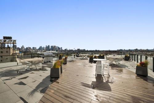 New York Style Unit with Parking, Pool, Gym and Wellness Centre