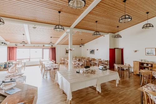 Restorāns, Narfastadir Guesthouse in Laugara