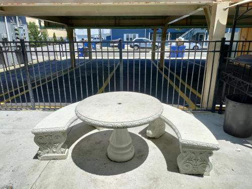 Sunset Beach Hotel - image 18
