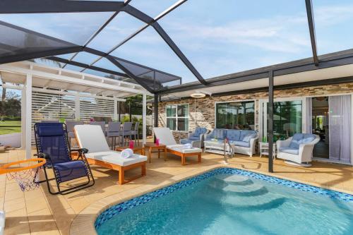 Villa Come Inn Sun - Gym, Kayaks, Heated Pool & Spa with Gulf Access - Roelens Vacations