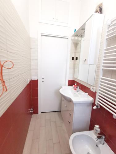 Apartment with one bedroom in Roma with terrace and WiFi - image 14