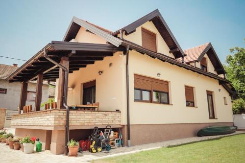  Kod Kapetana Petra in Šarengrad