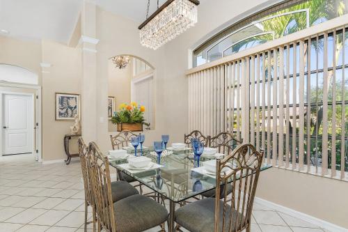 Coastal Paradise with Heated Pool - Villa Coral Mermaid - Cape Coral - image 12