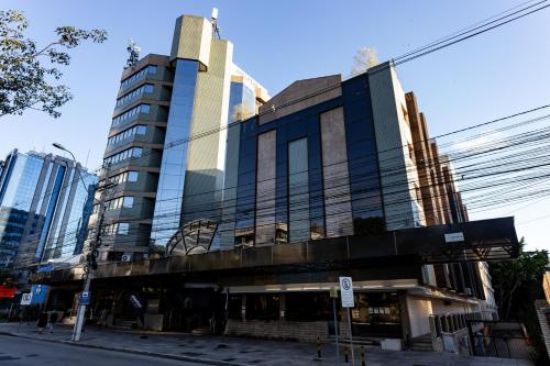 Master Porto Alegre Hotel - Av Carlos Gomes, Próximo ao Consulado Americano - 출입구