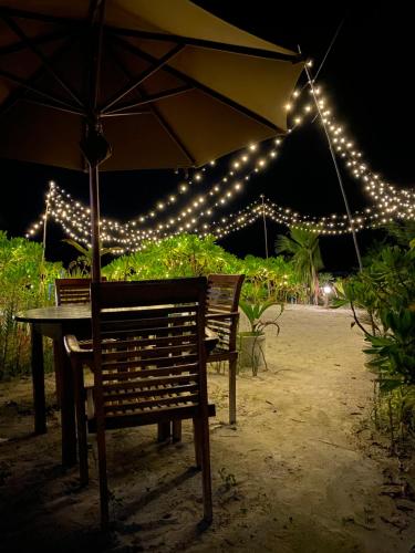 礁石邊緣圖魯斯胡酒店 Reef Edge Thulusdhoo