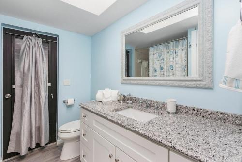 Pet Friendly Paradise with Custom Heated Pool - Villa Crushin' It - Roelens Vacations