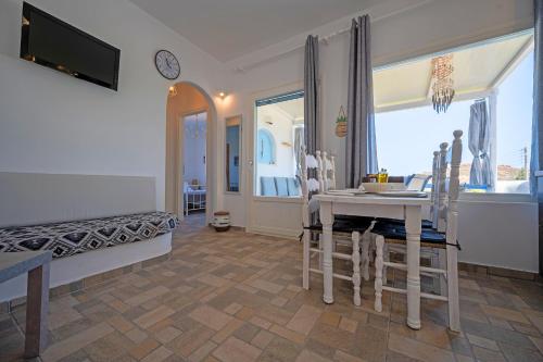 บริการและสิ่งอำนวยความสะดวก, Molos Sea View House - Paros Greece in โมลอส