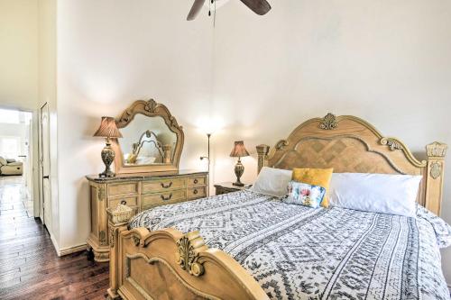 Galveston Condo with Resort Amenities and Patio! - image 9
