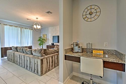 Fantastic Disney-Themed Family Haven with Lanai - image 4