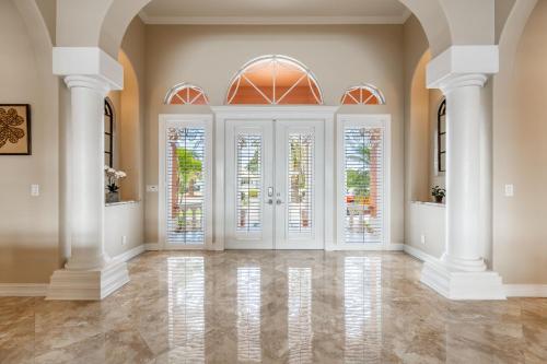 STUNNING Villa with Custom pool Spa pool table Kayaks & sleeps 14! - Villa Flandria - Roelens - image 7