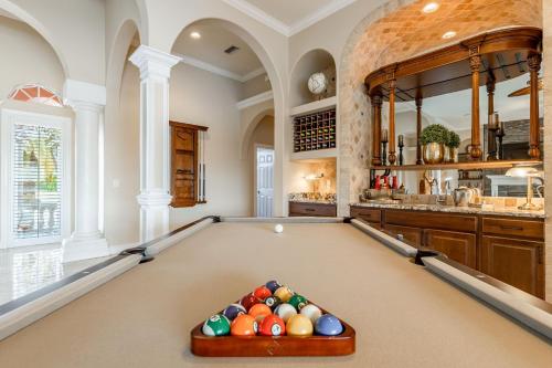 STUNNING Villa with Custom pool Spa pool table Kayaks & sleeps 14! - Villa Flandria - Roelens - image 11