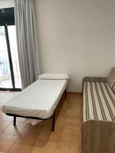 One-Bedroom Apartment image 10