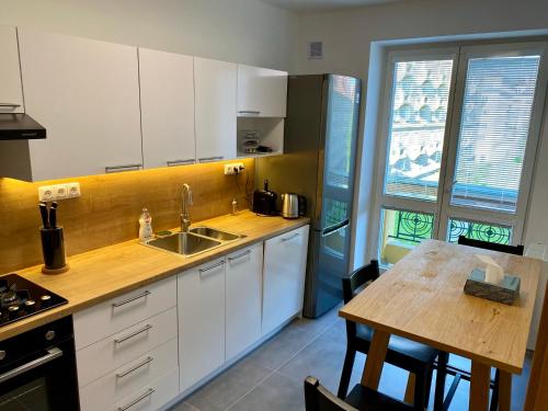 Apartment Poruba GARDEN VIEW in โปรูบา