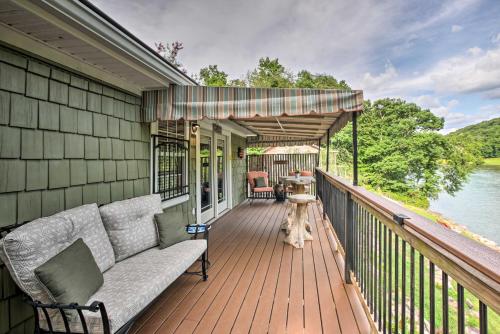 Cozy Cabin on Tenn River - 10 Mi to Chattanooga!