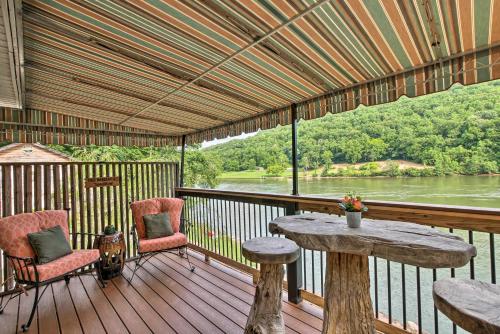 Cozy Cabin on Tenn River - 10 Mi to Chattanooga!