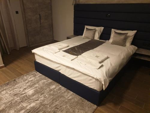 1 double bed, 1 sofa bed
