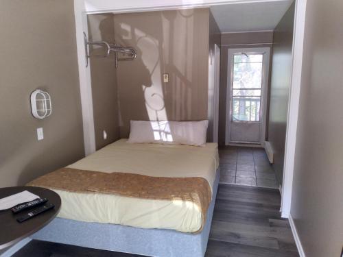 1 queen bed