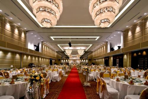 Restaurant, Seri Pacific Hotel Kuala Lumpur in Chowkit / Putra WTC