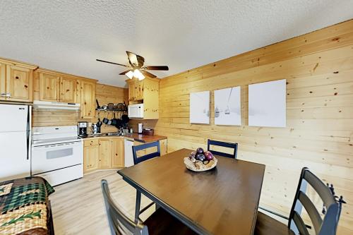 Silver Creek Studio - Pool Hot Tubs & Sauna condo - image 3