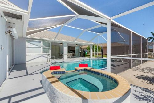 Villa Porpoise of Life - Cape Coral - Roelens Vacations