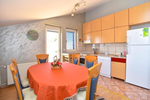 Apartments and Rooms Drago 5