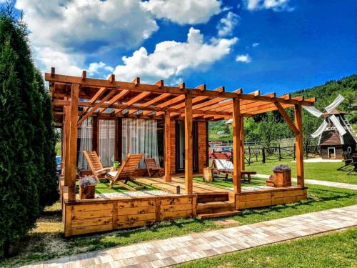 Bungalow with Garden View