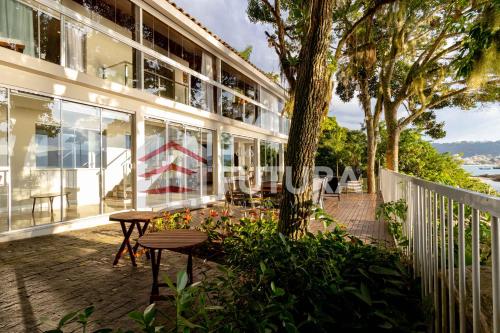Casa alto padrao a beira mar em Bombinhas-SC (LC013E)