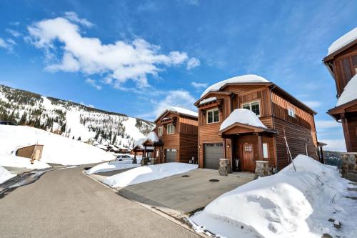 Mountainside Chalet