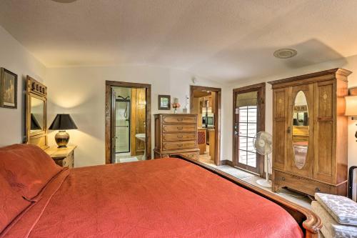 Family Home - Walk to Town Georgetown Train! - image 2