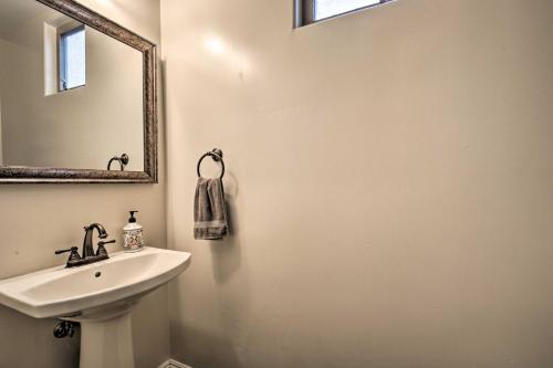 Sunny SoCal Hideaway Less Than 2 Miles to Pacific Beach! - image 29