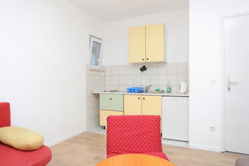 Apartments with a parking space Tucepi Makarska - 2676 - image 14