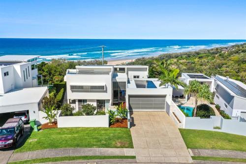 Indulgent beachside luxury, Sunrise Beach