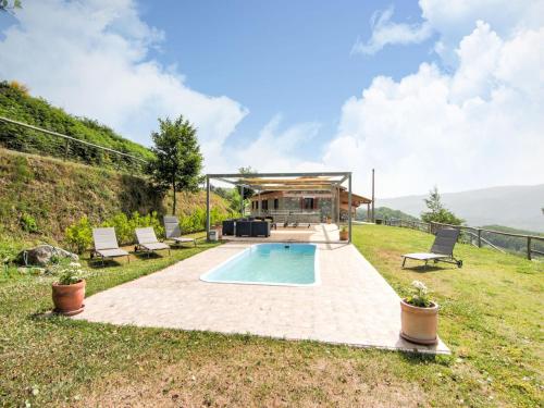 Vibrant Villa in Torre di Ruggiero with Sauna gîte à louer Calabre