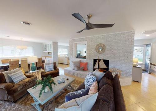 10 TYLER by Jekyll Realty - main image