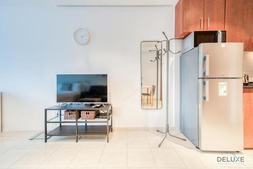 Calm Studio at Lake View Tower JLT by Deluxe Holiday Homes, Dubaj (fotografie 9)