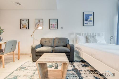 Calm Studio at Lake View Tower JLT by Deluxe Holiday Homes, Dubaj (fotografie 7)