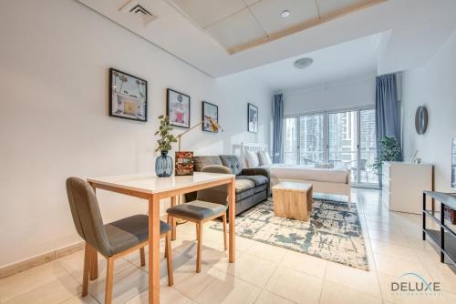 Calm Studio at Lake View Tower JLT by Deluxe Holiday Homes, Dubaj (fotografie 10)