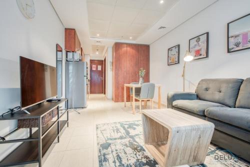 Calm Studio at Lake View Tower JLT by Deluxe Holiday Homes, Dubaj (fotografie 8)