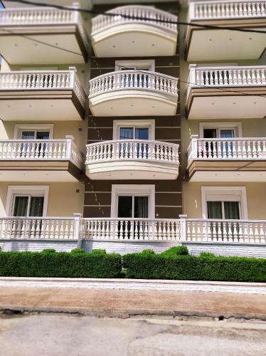 Rg Status Hotel - image 9