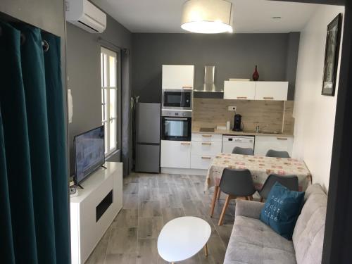 LA CASA DES PETITES MARIES terrasse clim wifi, Marsella
